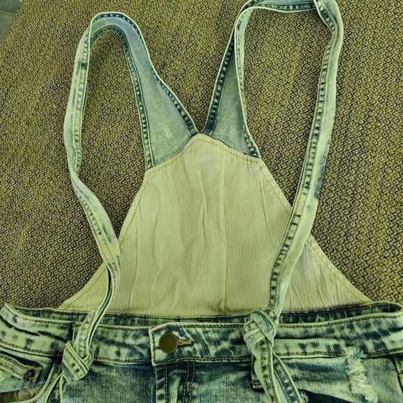 Forever 21 Acid Washed Distressed Cutoff Festival Overall Shorts - Picture 6 of 9